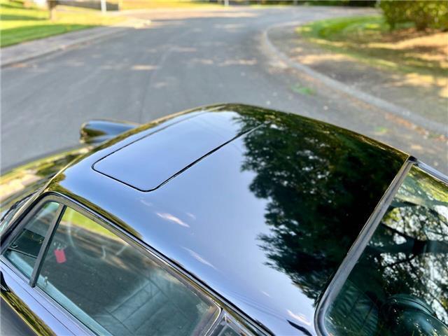 Porsche-911S-Coupe-Sunroof-1975-Black-Black-131042-6