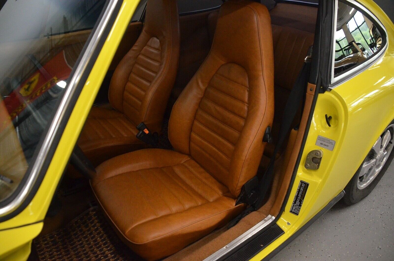 Porsche-912-1976-Yellow-278069-22