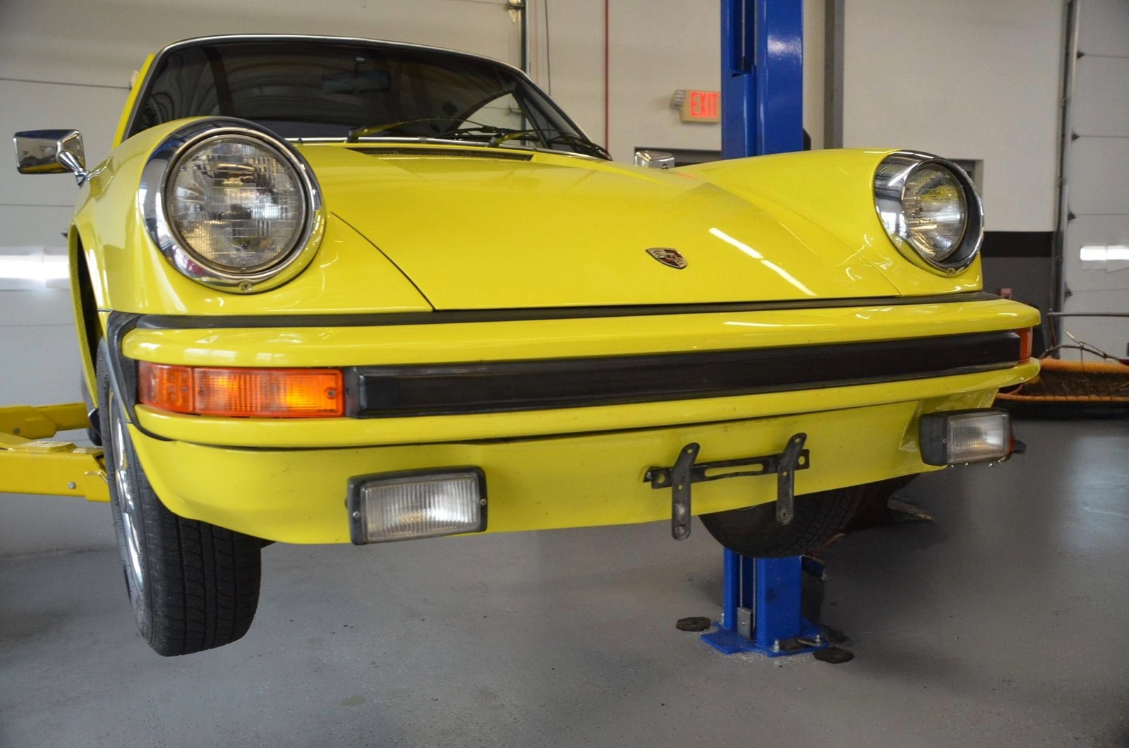 Porsche-912-1976-Yellow-278069-29