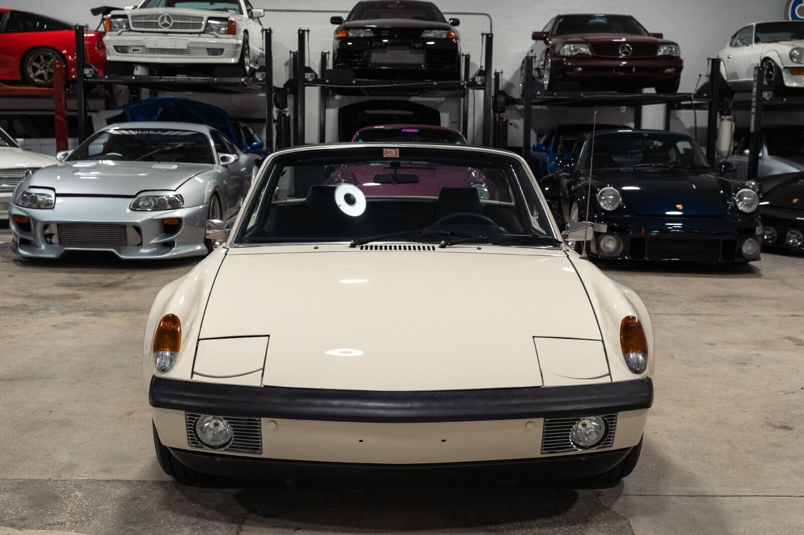 Porsche-914-1971-Light-Ivory-Black-62764-1