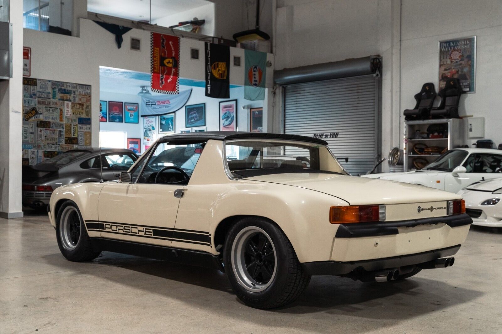 Porsche-914-1971-Light-Ivory-Black-62764-3