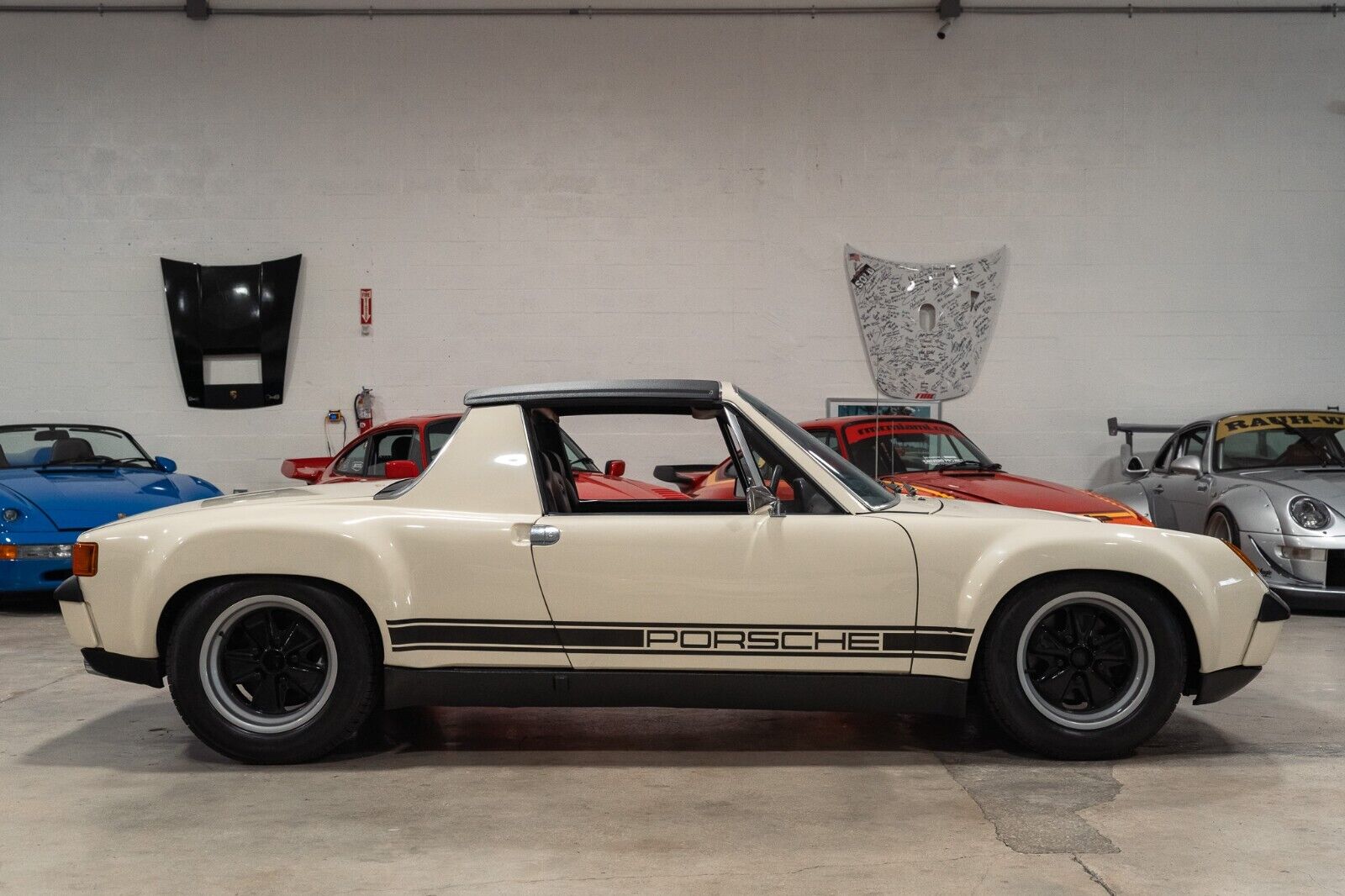 Porsche-914-1971-Light-Ivory-Black-62764-5