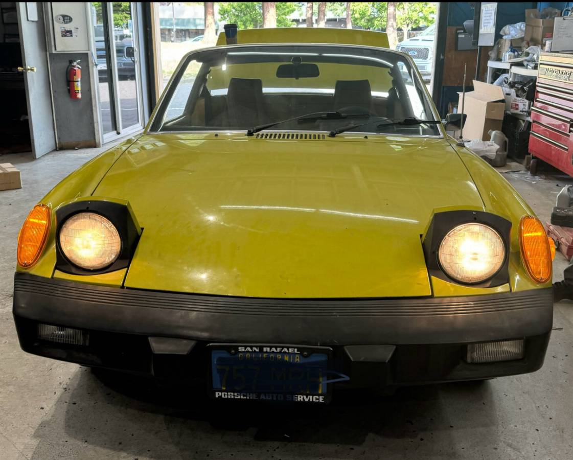 Porsche-914-1975-yellow-129552-1