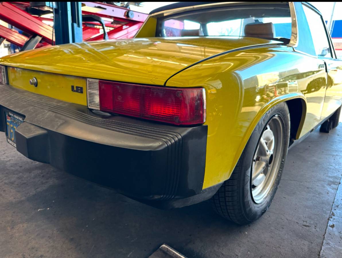 Porsche-914-1975-yellow-129552-3