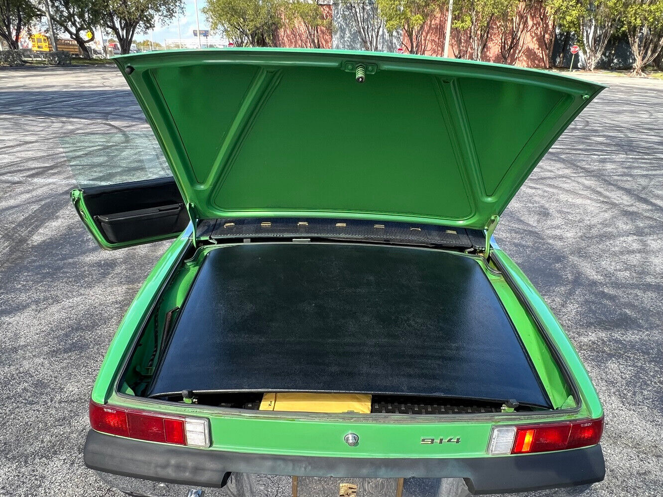 Porsche-914-Coupe-1971-Willow-Green-Black-109435-35