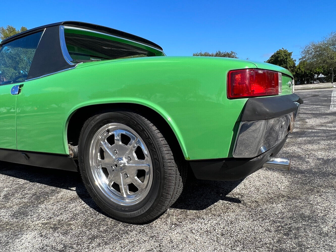 Porsche-914-Coupe-1971-Willow-Green-Black-109435-7