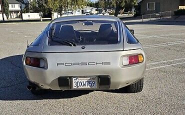 Porsche-928-1982-Grey-131966-26