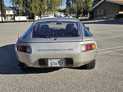 Porsche-928-1982-Grey-131966-26