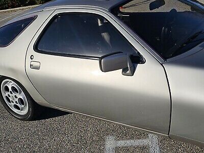 Porsche-928-1982-Grey-131966-34