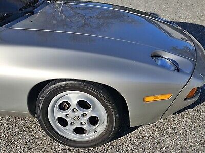 Porsche-928-1982-Grey-131966-35