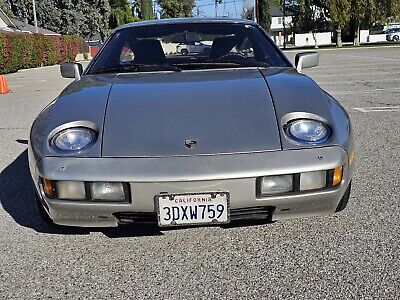 Porsche-928-1982-Grey-131966-4