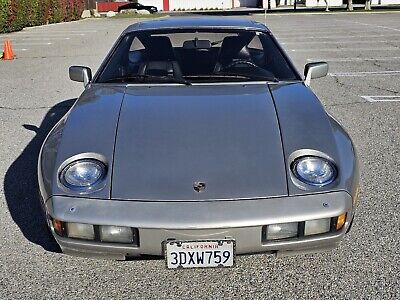 Porsche-928-1982-Grey-131966-5