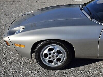 Porsche-928-1982-Grey-131966-7