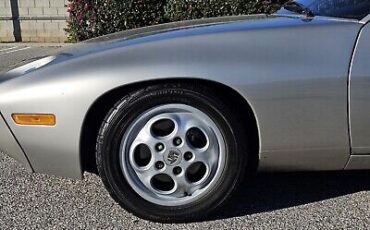 Porsche-928-1982-Grey-131966-8