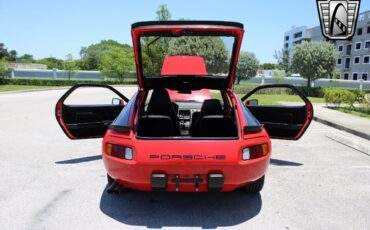 Porsche-928-1982-Red-Black-66348-11