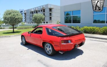 Porsche-928-1982-Red-Black-66348-5