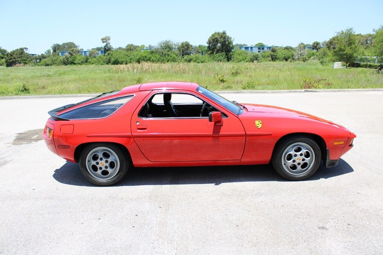 Porsche-928-1982-Red-Black-66348-8