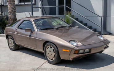 Porsche 928  1983