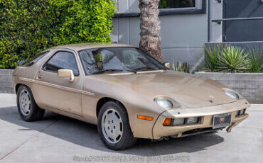 Porsche 928  1983