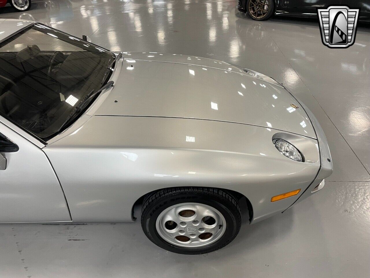 Porsche-928-Coupe-1978-Silver-Black-117526-7