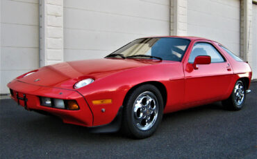 Porsche-928-Coupe-1982-Red-Black-168759-2