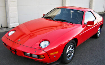 Porsche-928-Coupe-1982-Red-Black-168759-3