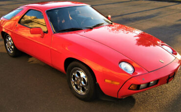 Porsche-928-Coupe-1982-Red-Black-168759-6