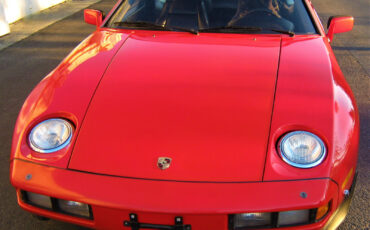 Porsche-928-Coupe-1982-Red-Black-168759-7