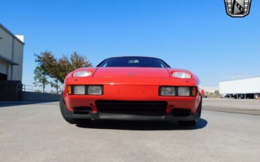 Porsche-928-Coupe-1983-Red-Black-69434-6