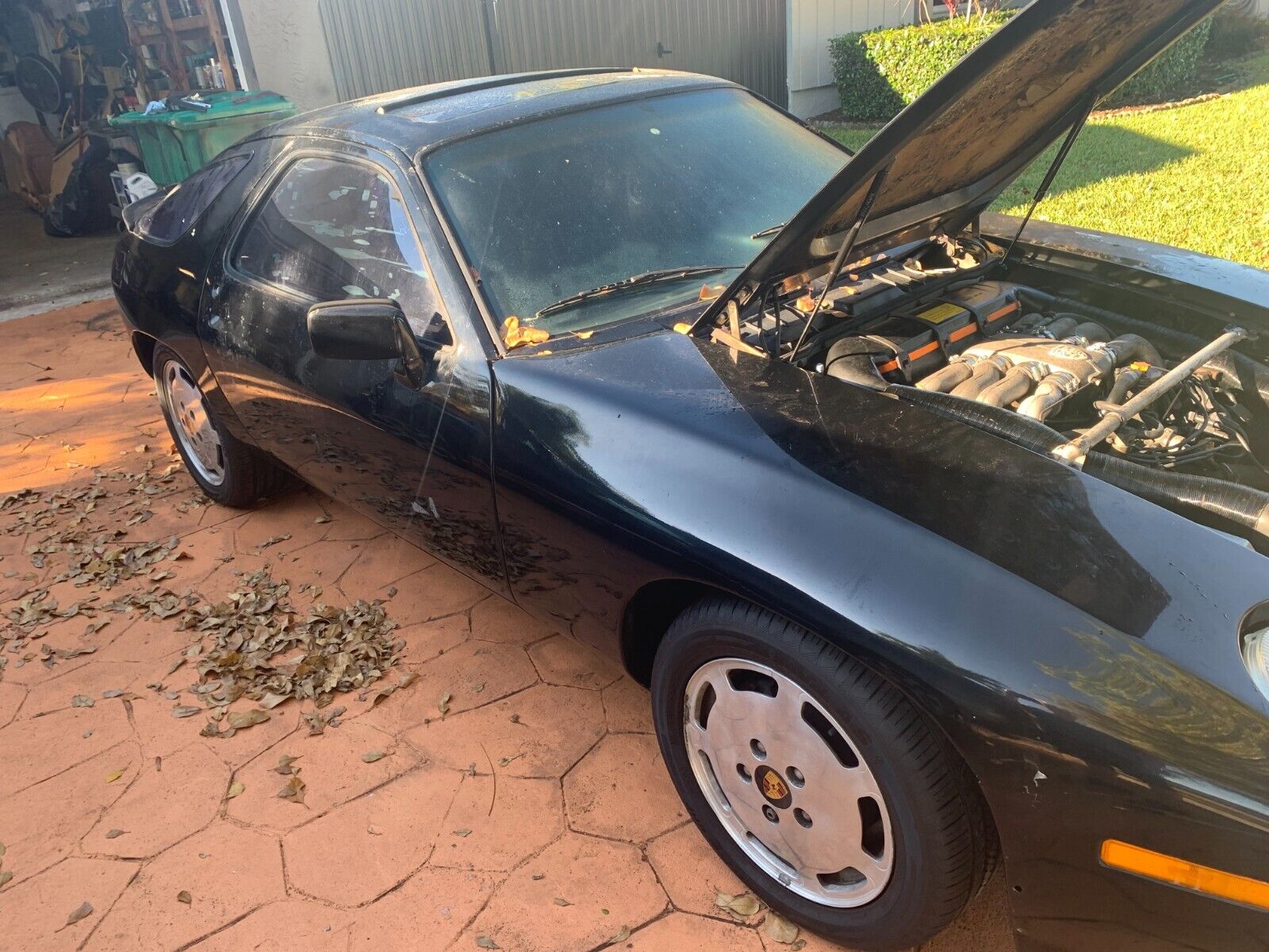 Porsche-928-Coupe-1984-Black-Black-127138-1