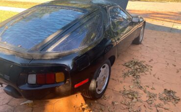 Porsche-928-Coupe-1984-Black-Black-127138-3