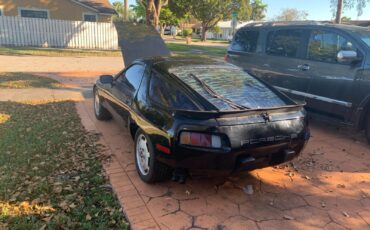 Porsche-928-Coupe-1984-Black-Black-127138-4