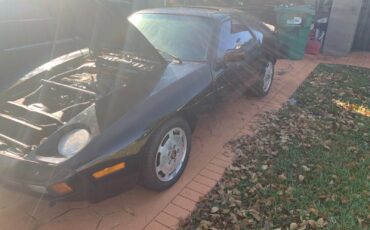 Porsche-928-Coupe-1984-Black-Black-127138-5