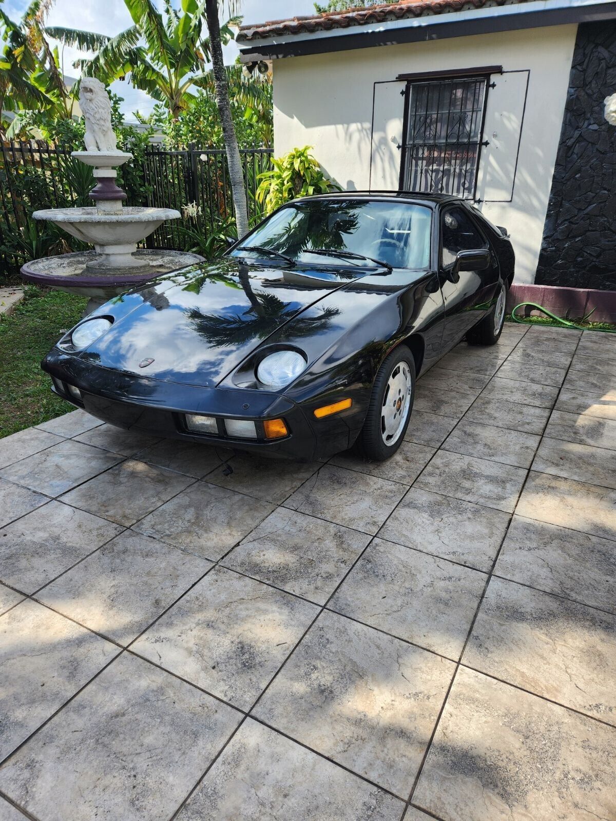 Porsche 928 Coupe 1984