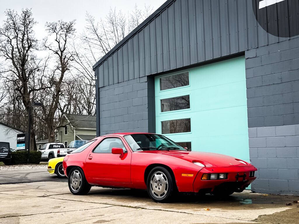 Porsche-928-Coupe-1986-Red-Black-146771-10