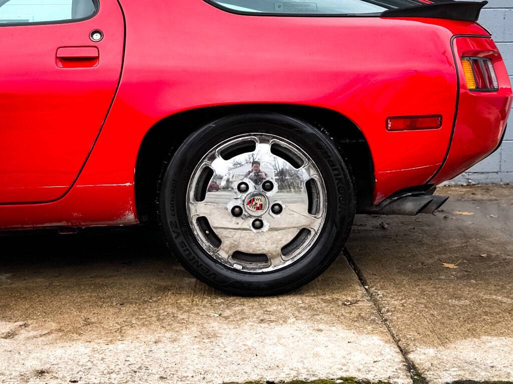 Porsche-928-Coupe-1986-Red-Black-146771-5