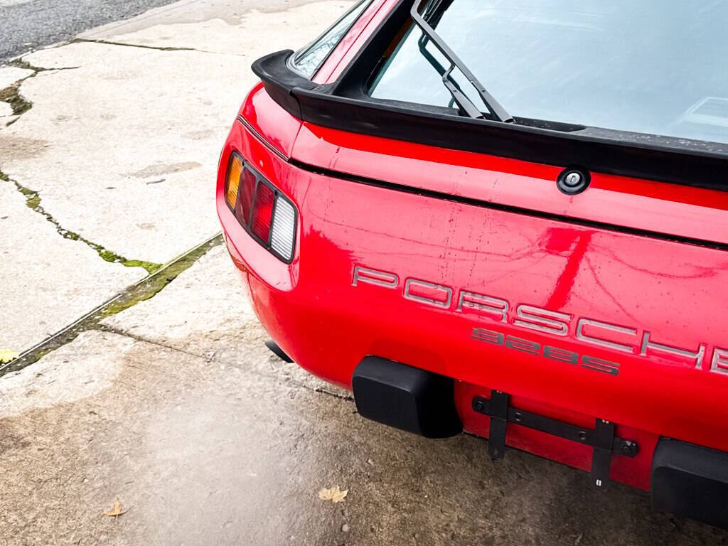 Porsche-928-Coupe-1986-Red-Black-146771-7