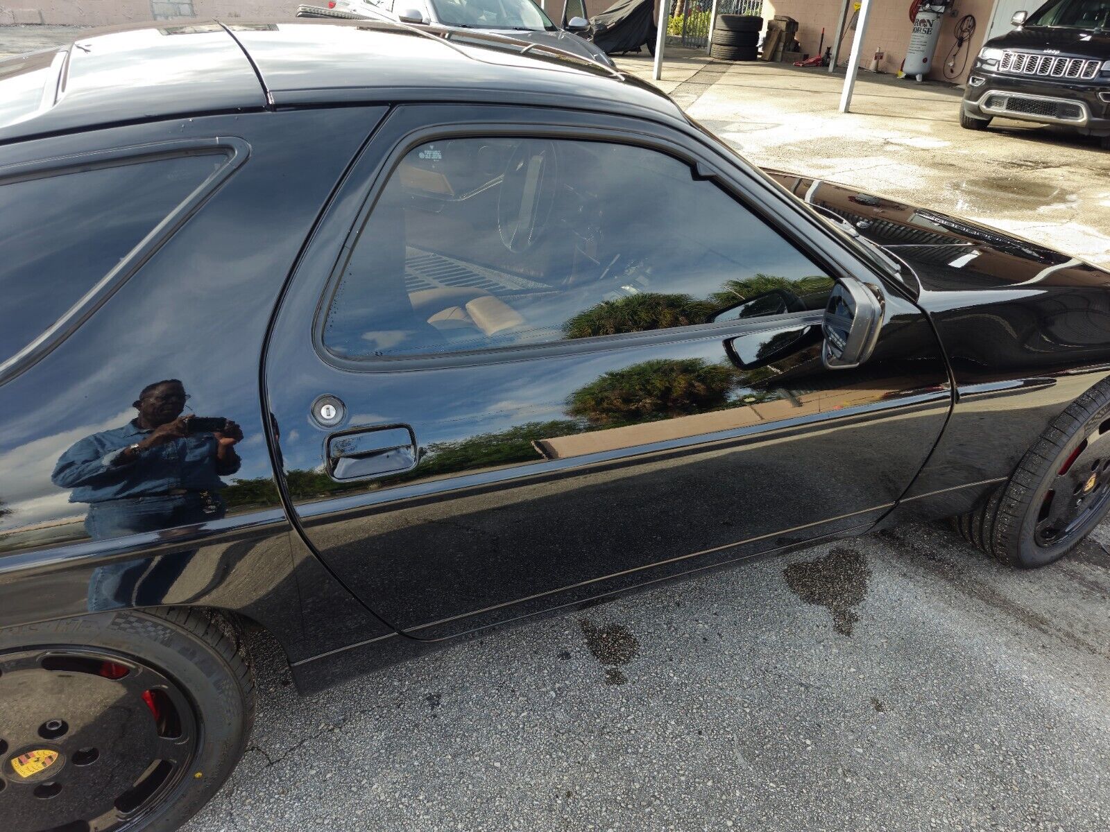 Porsche-928-Coupe-1988-Black-Tan-123366-11