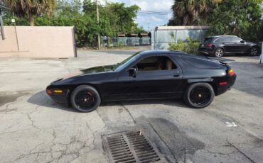 Porsche-928-Coupe-1988-Black-Tan-123366-2