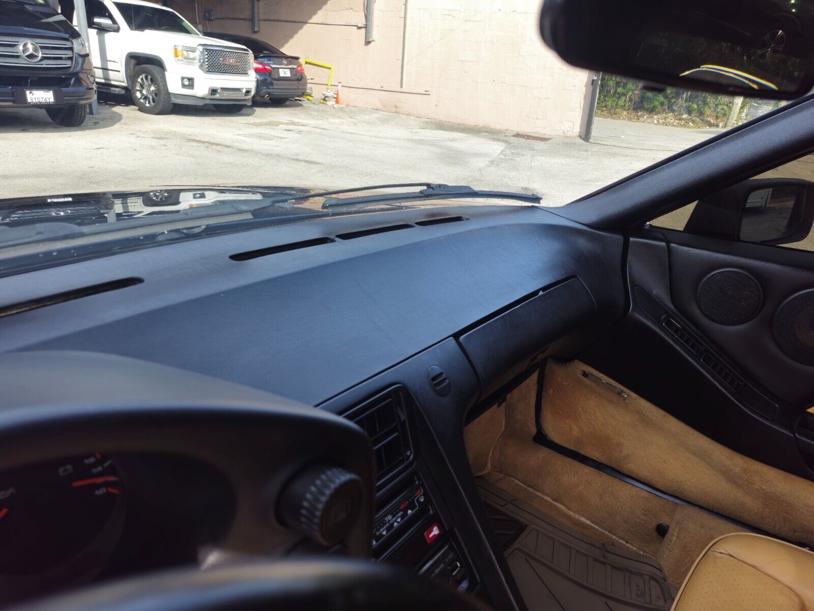 Porsche-928-Coupe-1988-Black-Tan-123366-20