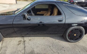 Porsche-928-Coupe-1988-Black-Tan-123366-27