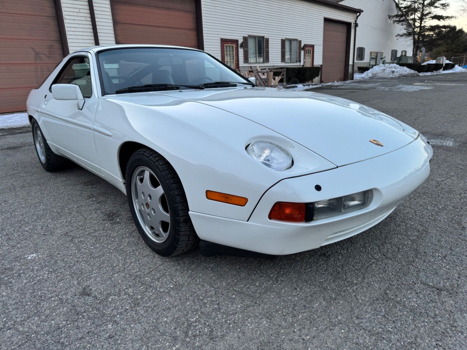 Porsche-928-Coupe-1991-White-Black-137760-1