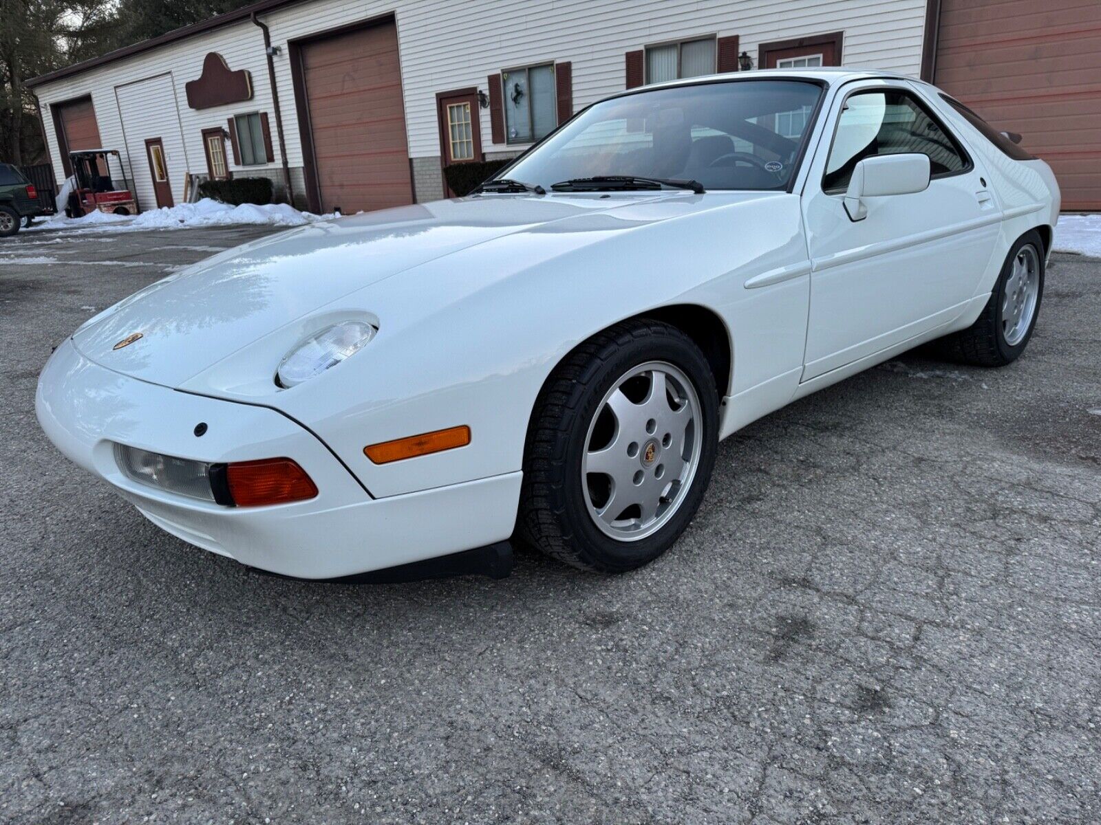 Porsche-928-Coupe-1991-White-Black-137760-3