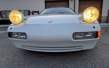 Porsche-928-Coupe-1991-White-Black-137760-38