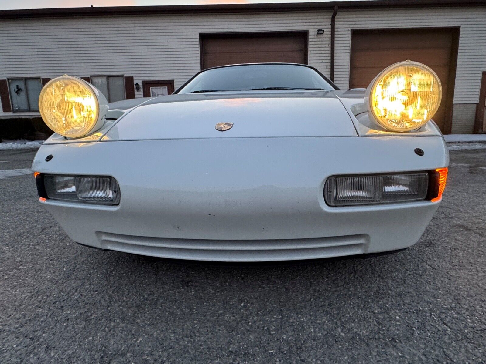 Porsche-928-Coupe-1991-White-Black-137760-38