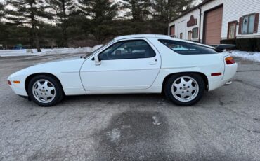 Porsche-928-Coupe-1991-White-Black-137760-4