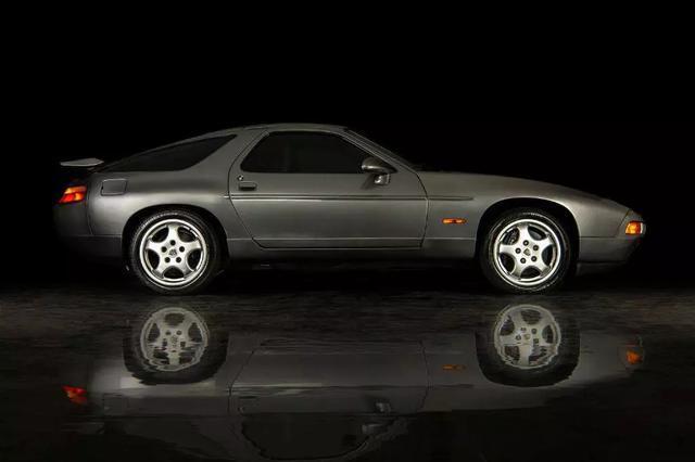 Porsche-928-Coupe-1993-Gray-Black-38558-4