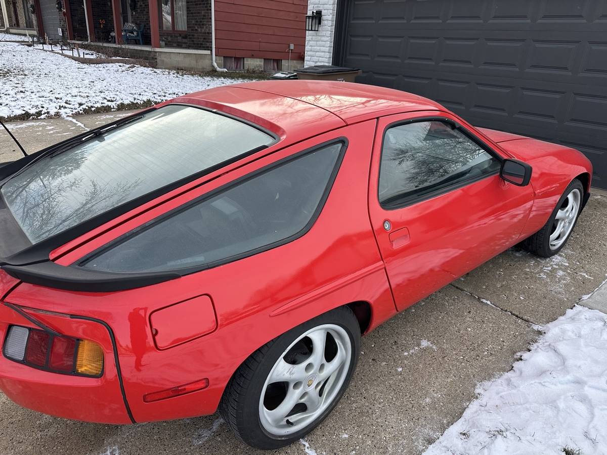 Porsche-928s-1984-red-165762-2