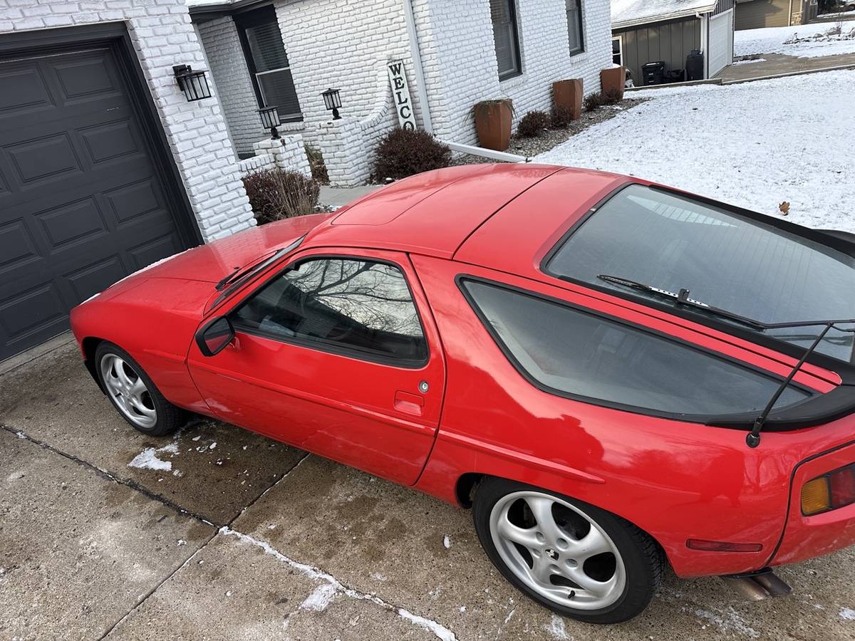 Porsche-928s-1984-red-165762-3