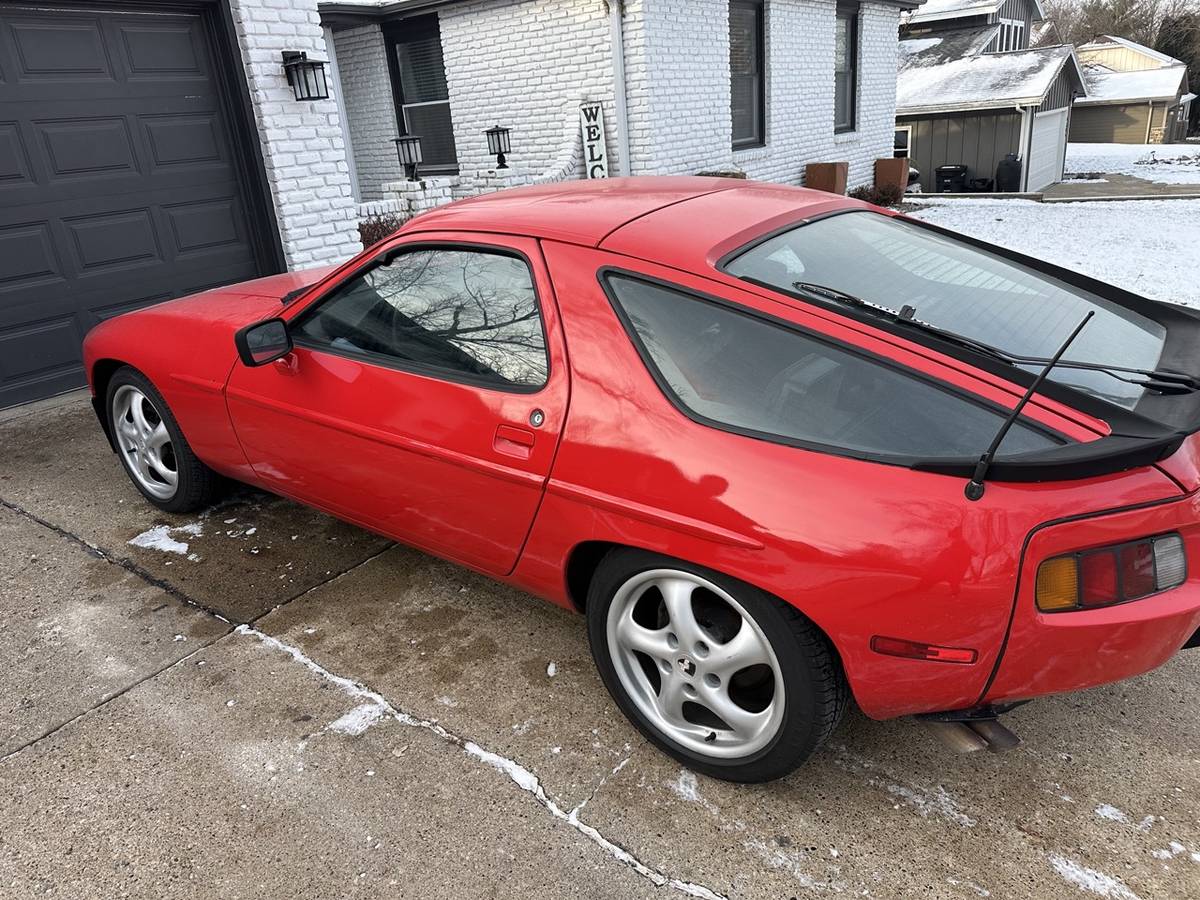 Porsche-928s-1984-red-165762-4